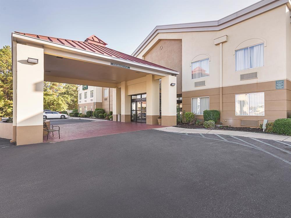 La Quinta Inn by Wyndham Decatur Alabama Bagian luar foto