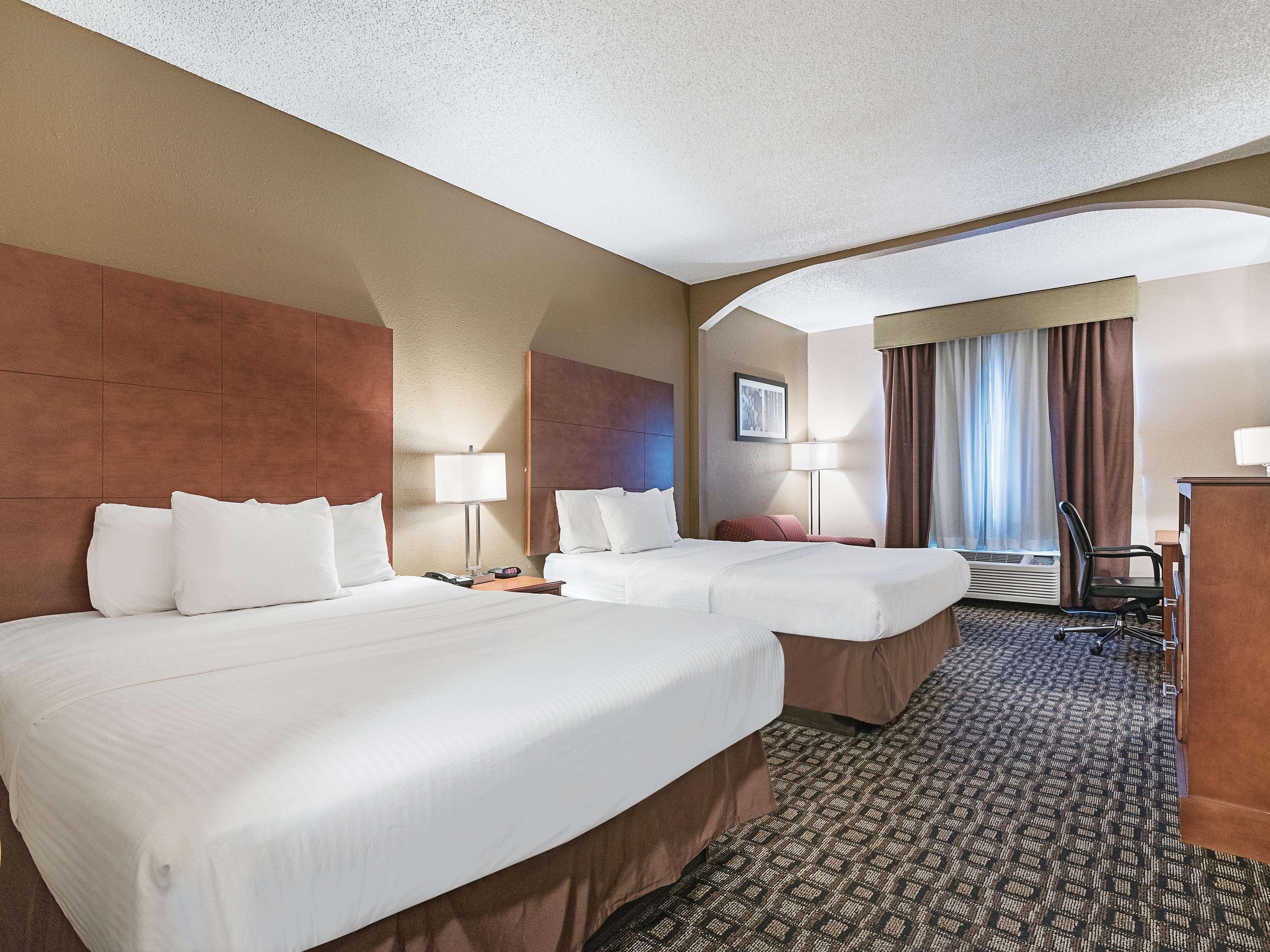 La Quinta Inn by Wyndham Decatur Alabama Bagian luar foto