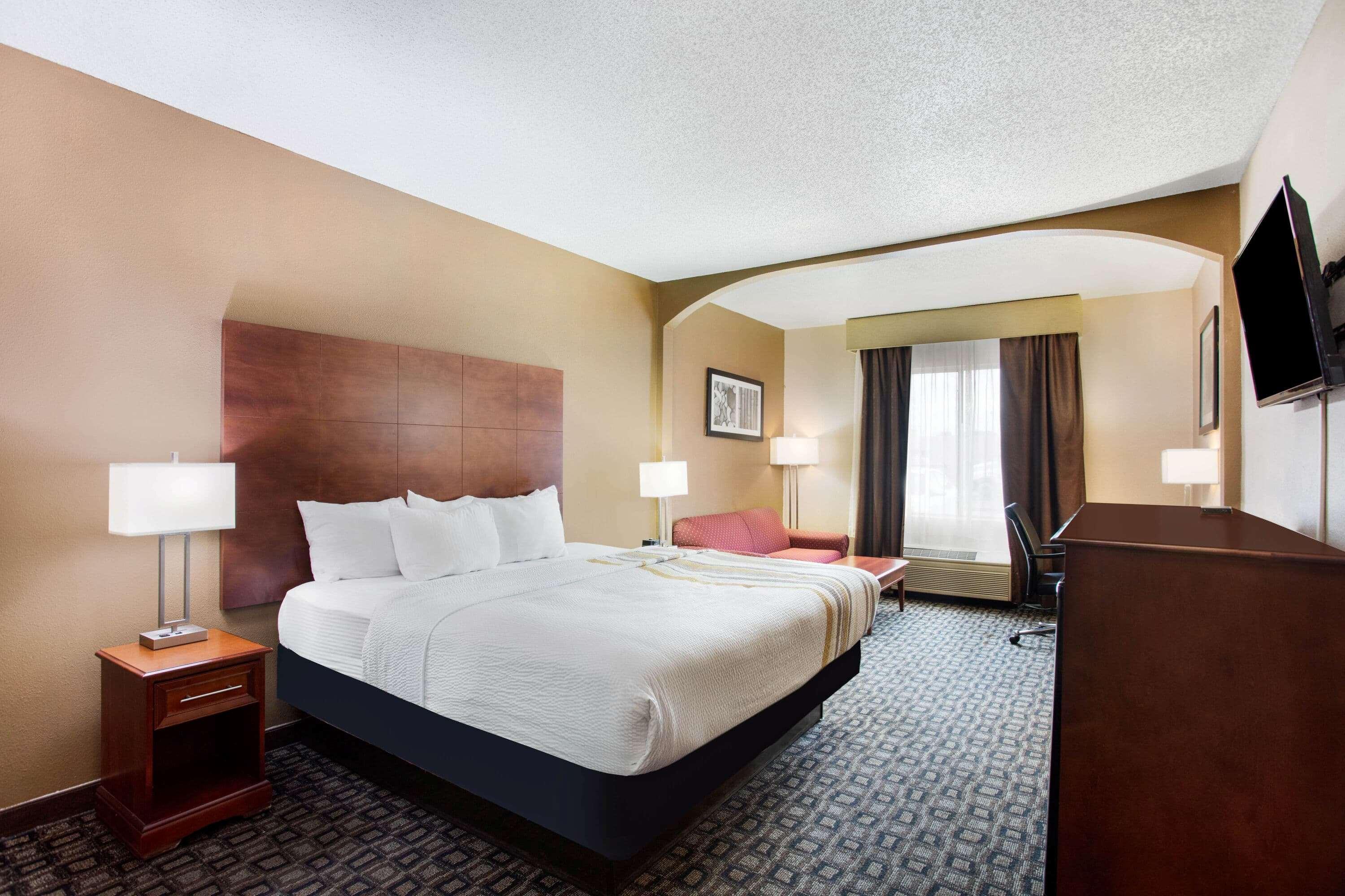 La Quinta Inn by Wyndham Decatur Alabama Bagian luar foto