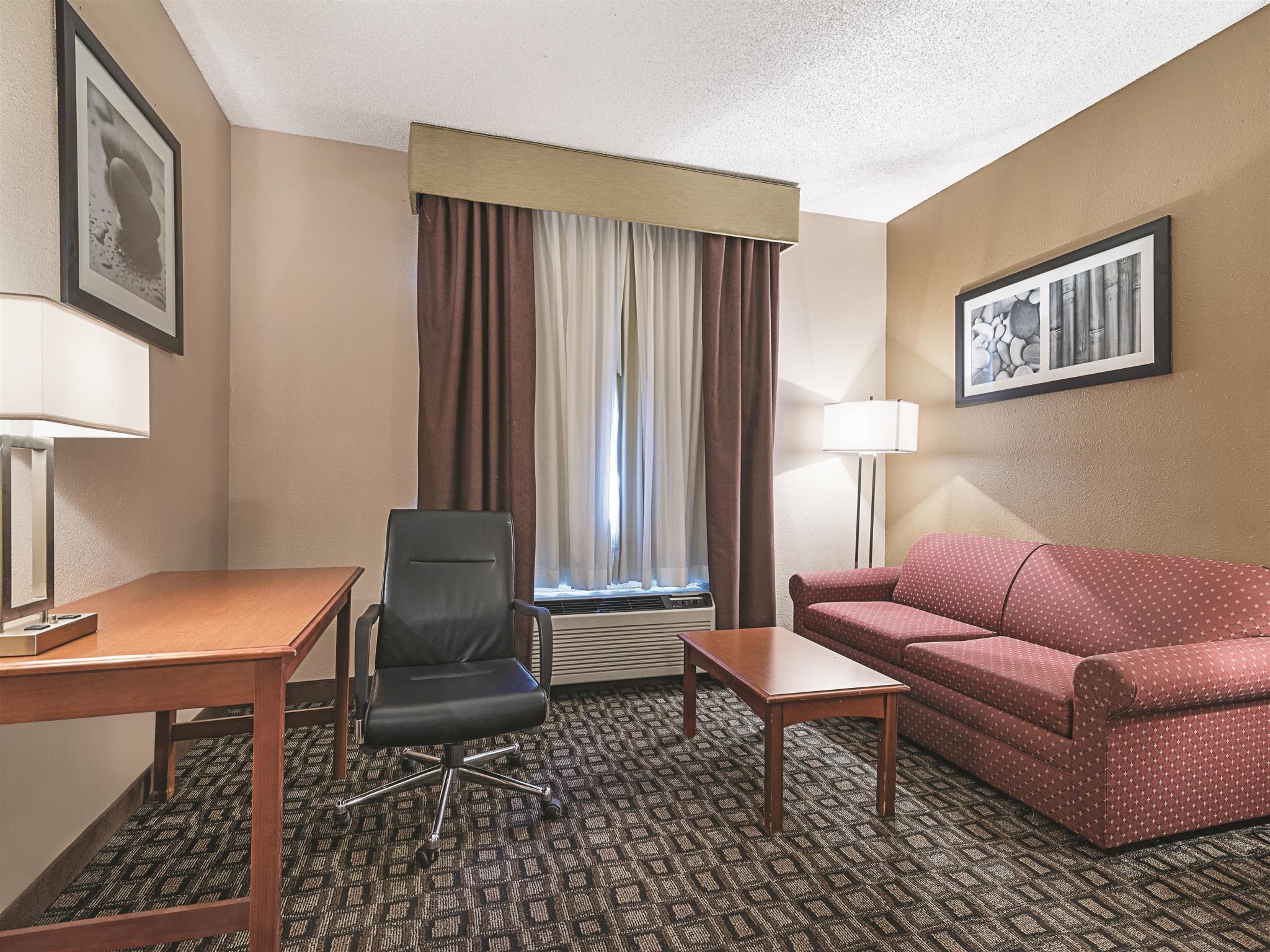 La Quinta Inn by Wyndham Decatur Alabama Bagian luar foto