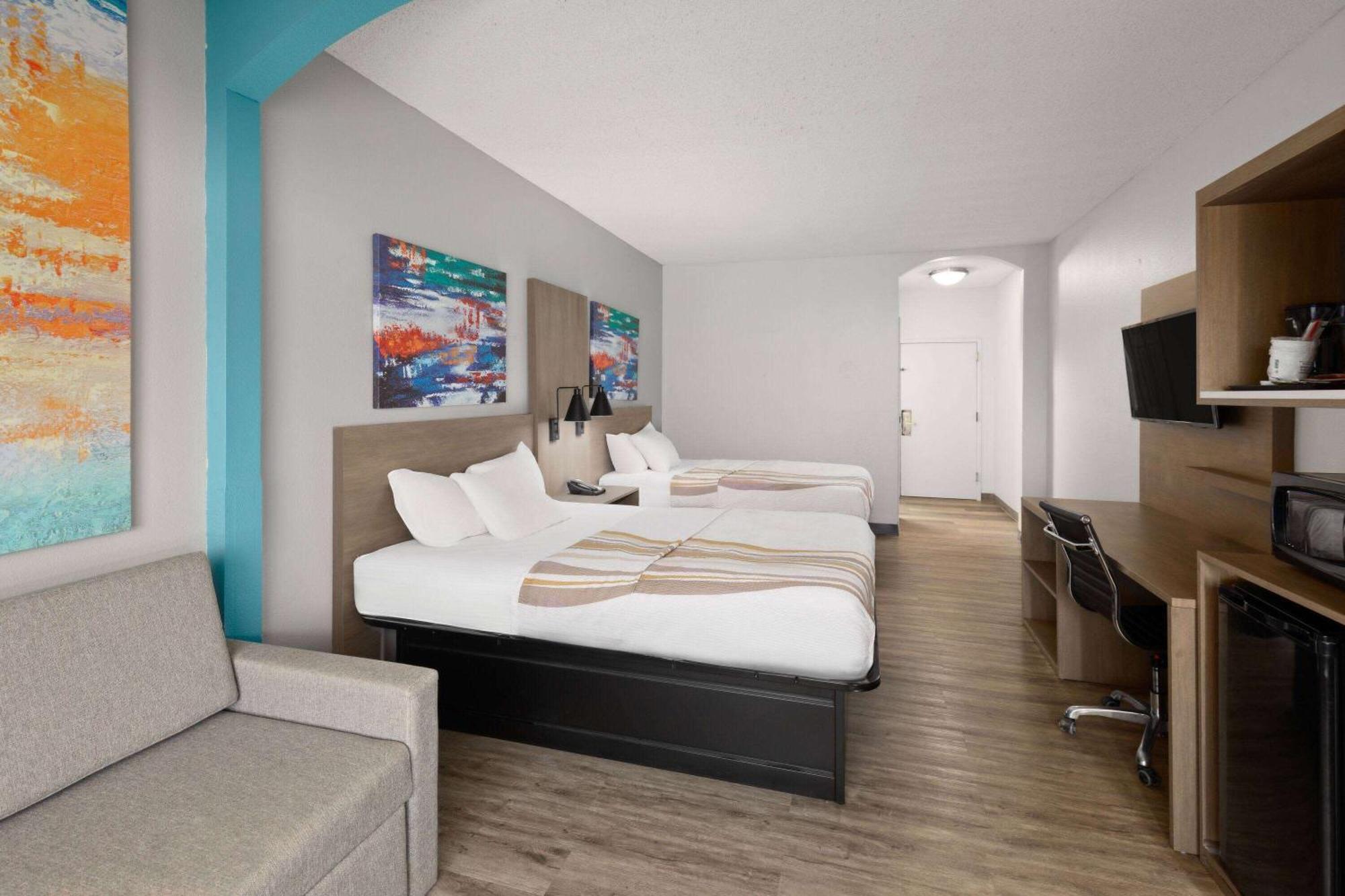 La Quinta Inn by Wyndham Decatur Alabama Bagian luar foto