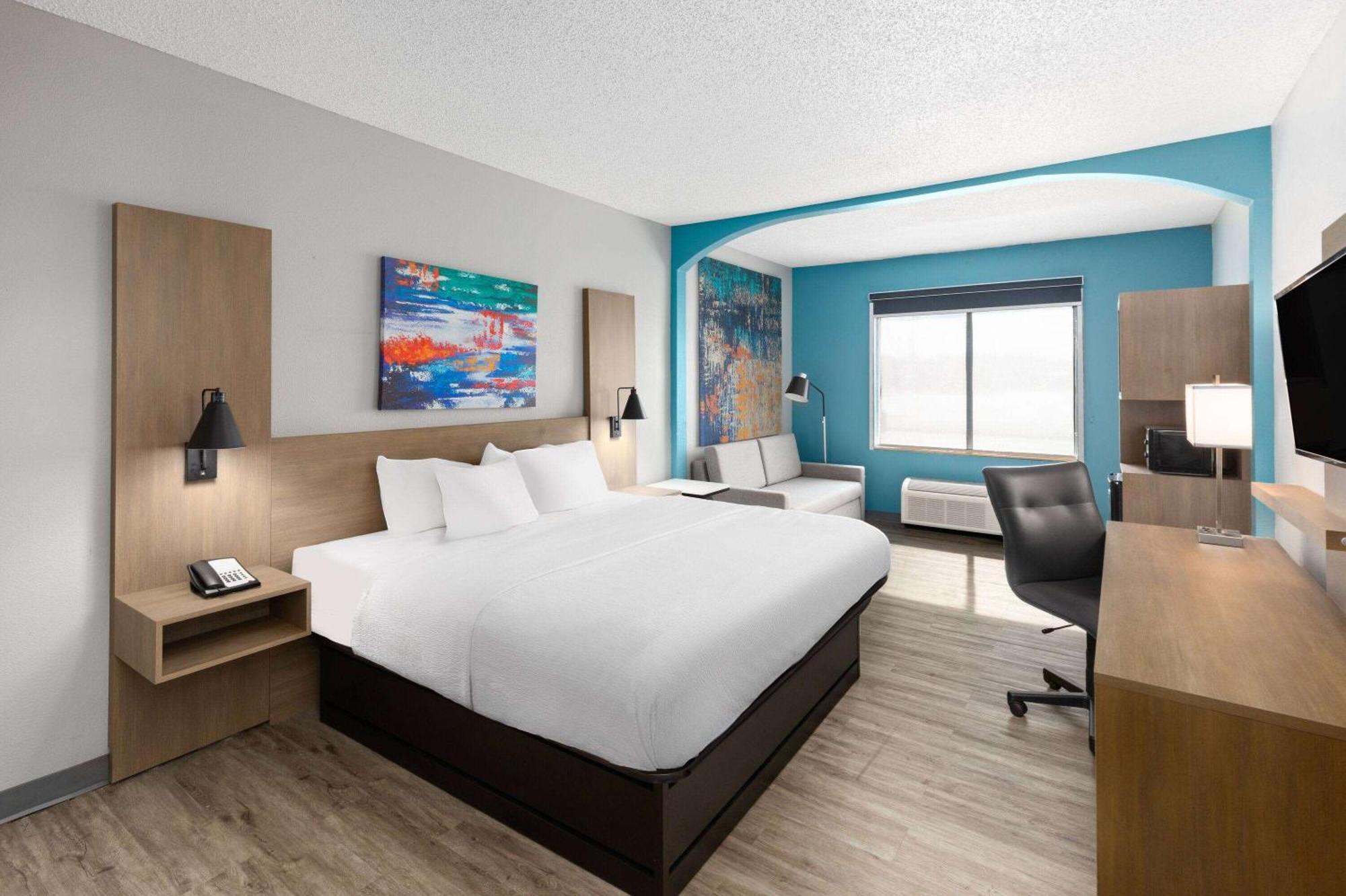 La Quinta Inn by Wyndham Decatur Alabama Bagian luar foto