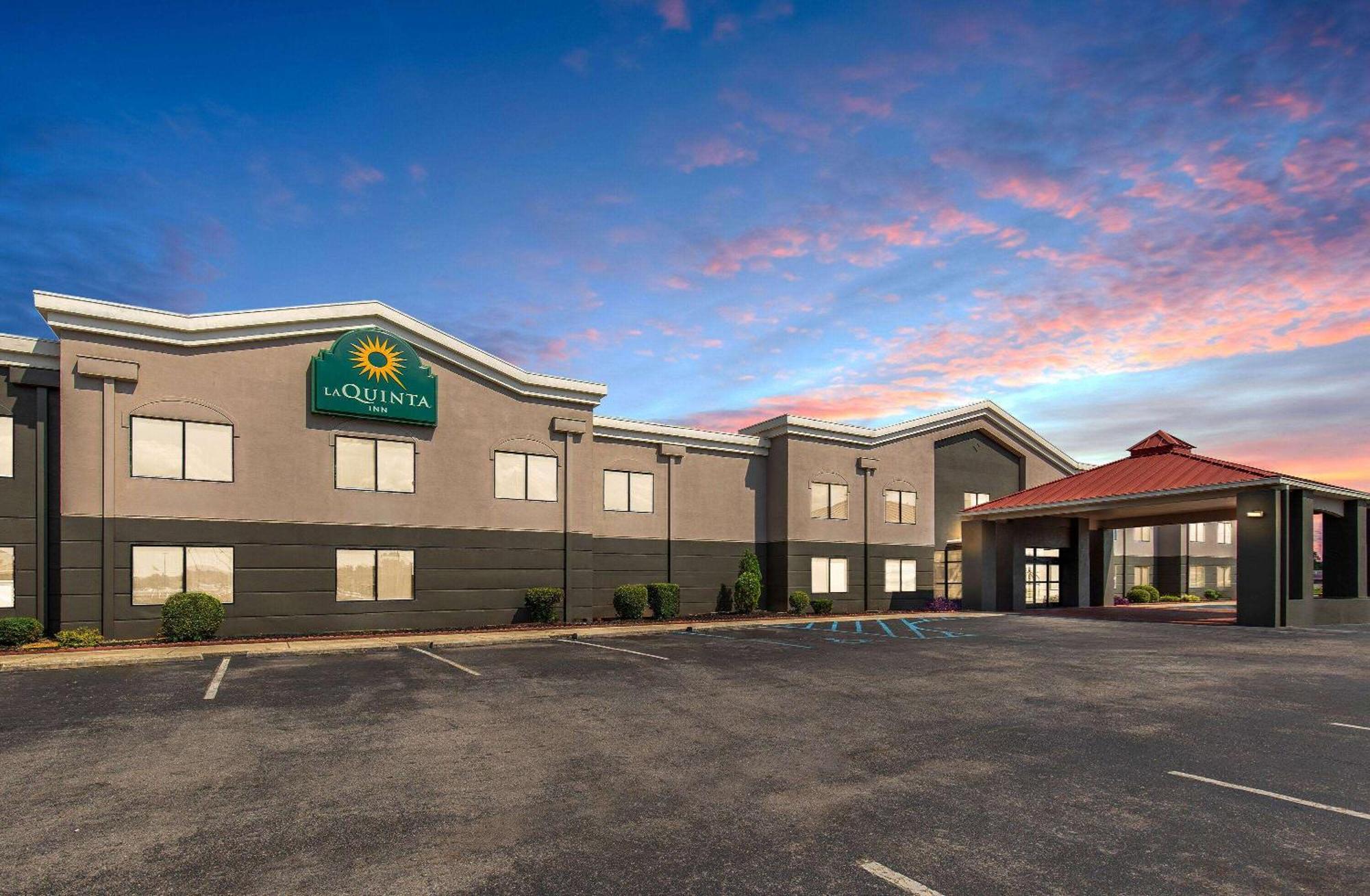 La Quinta Inn by Wyndham Decatur Alabama Bagian luar foto