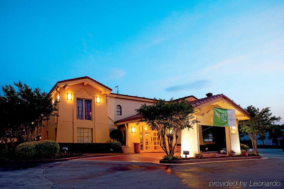 La Quinta Inn by Wyndham Decatur Alabama Bagian luar foto