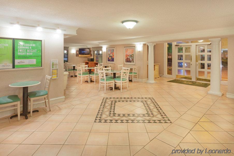 La Quinta Inn by Wyndham Decatur Alabama Bagian luar foto