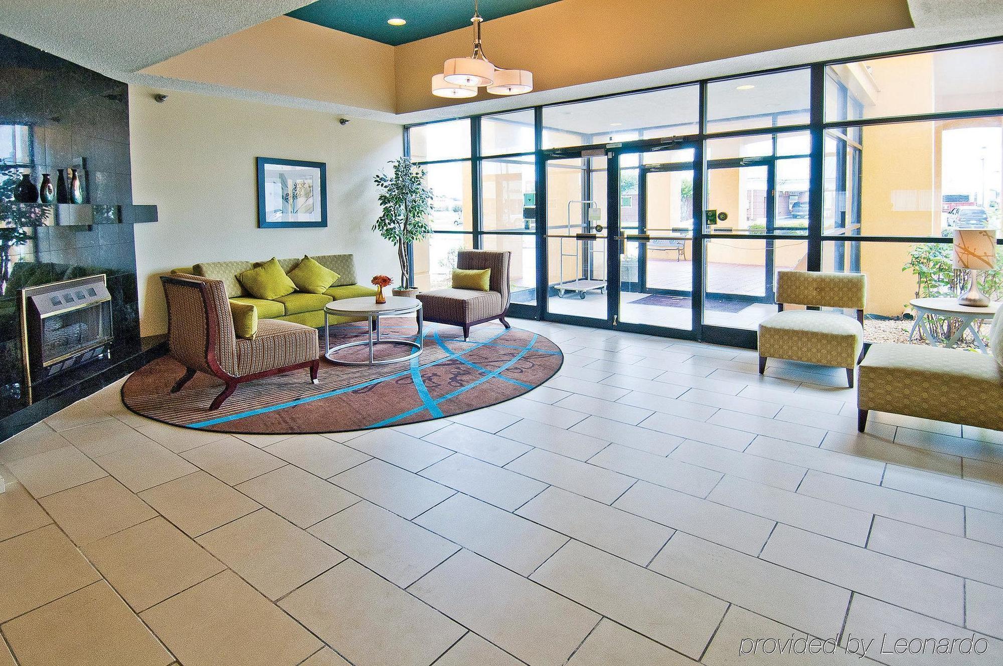 La Quinta Inn by Wyndham Decatur Alabama Bagian luar foto